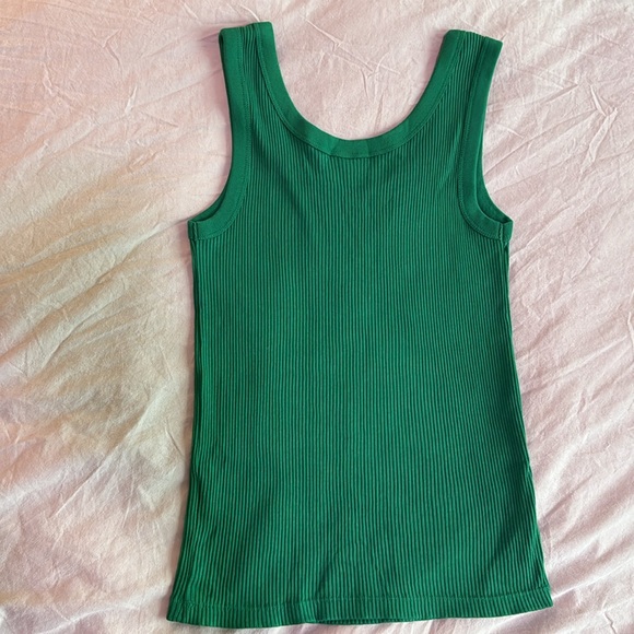 Uniqlo ribbed tank top - Picture 4 of 5